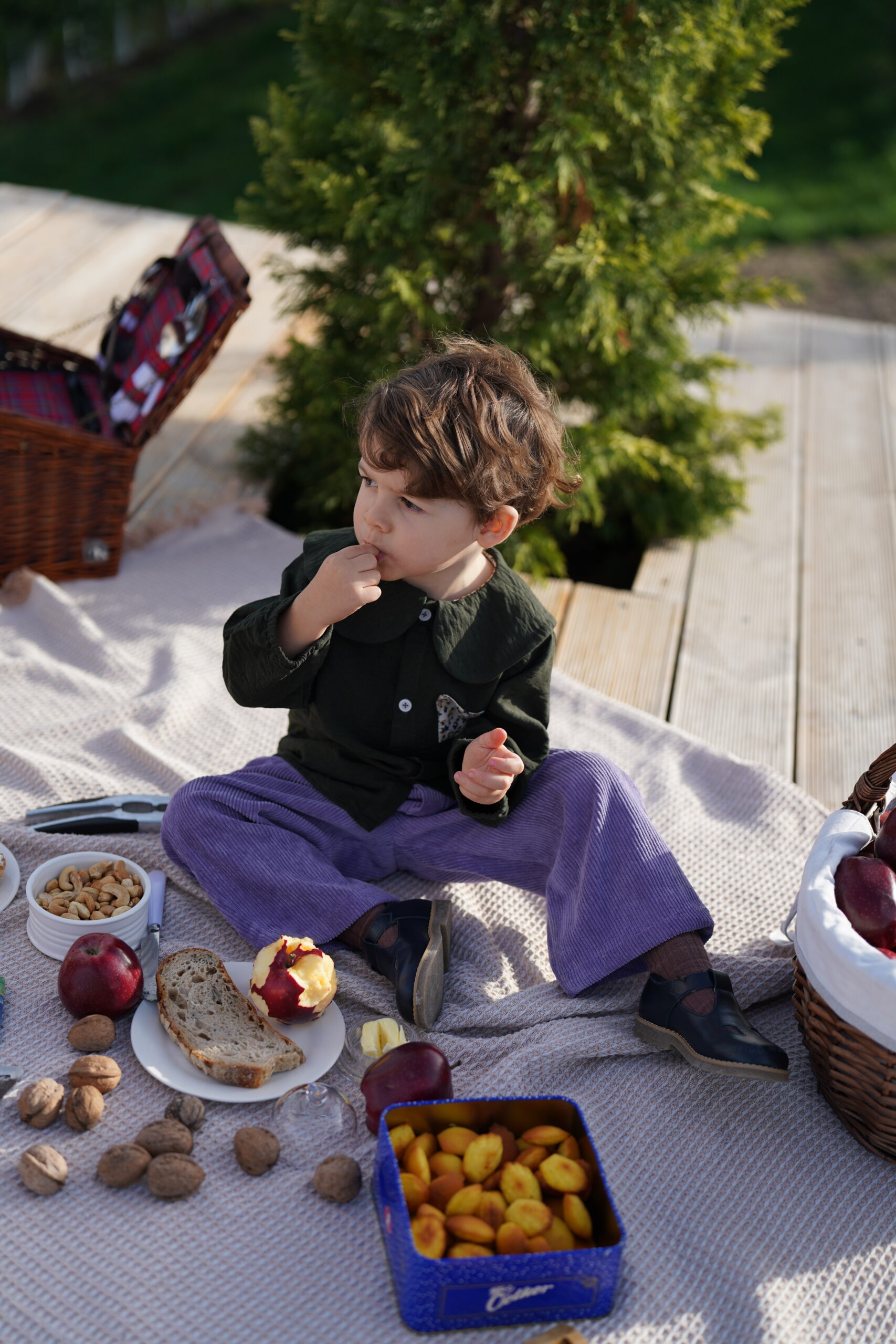 Pantaloni velour mov deschis