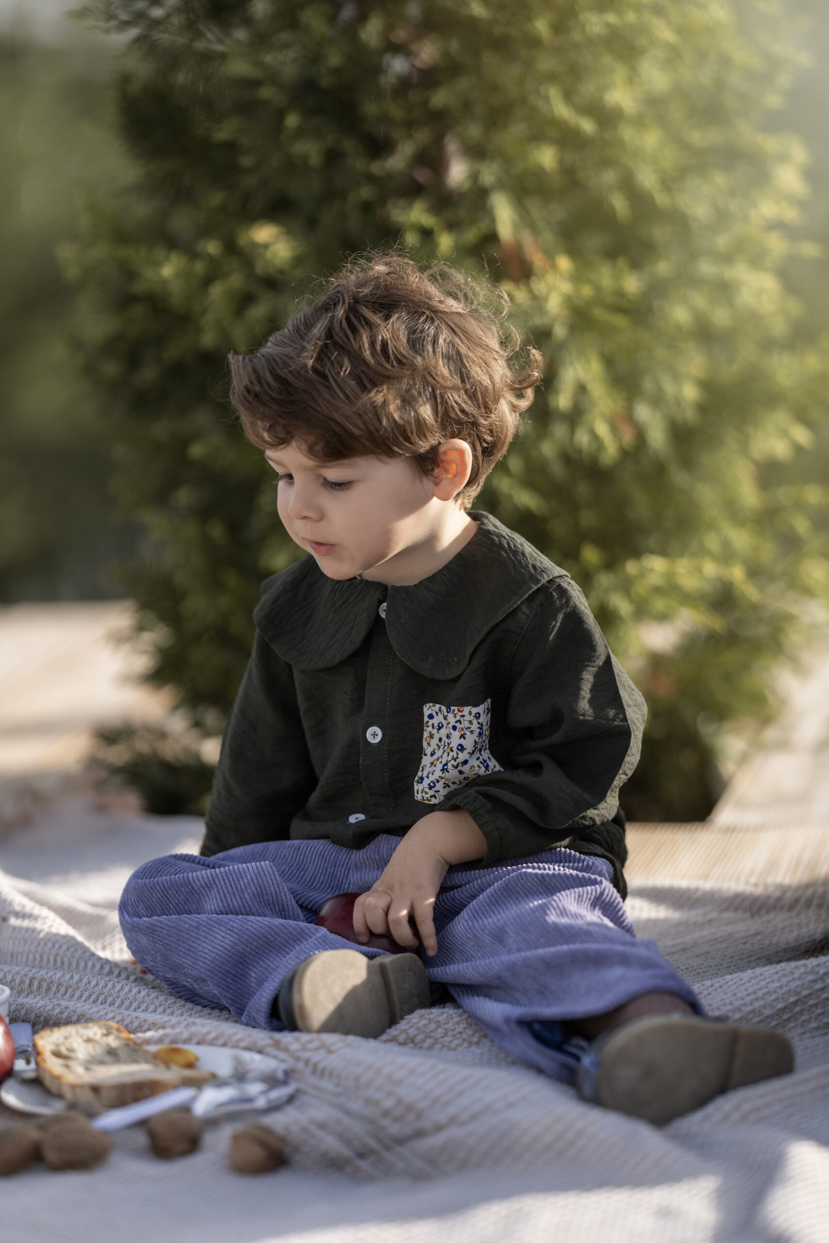 Cămașă verde cu buzunar floral