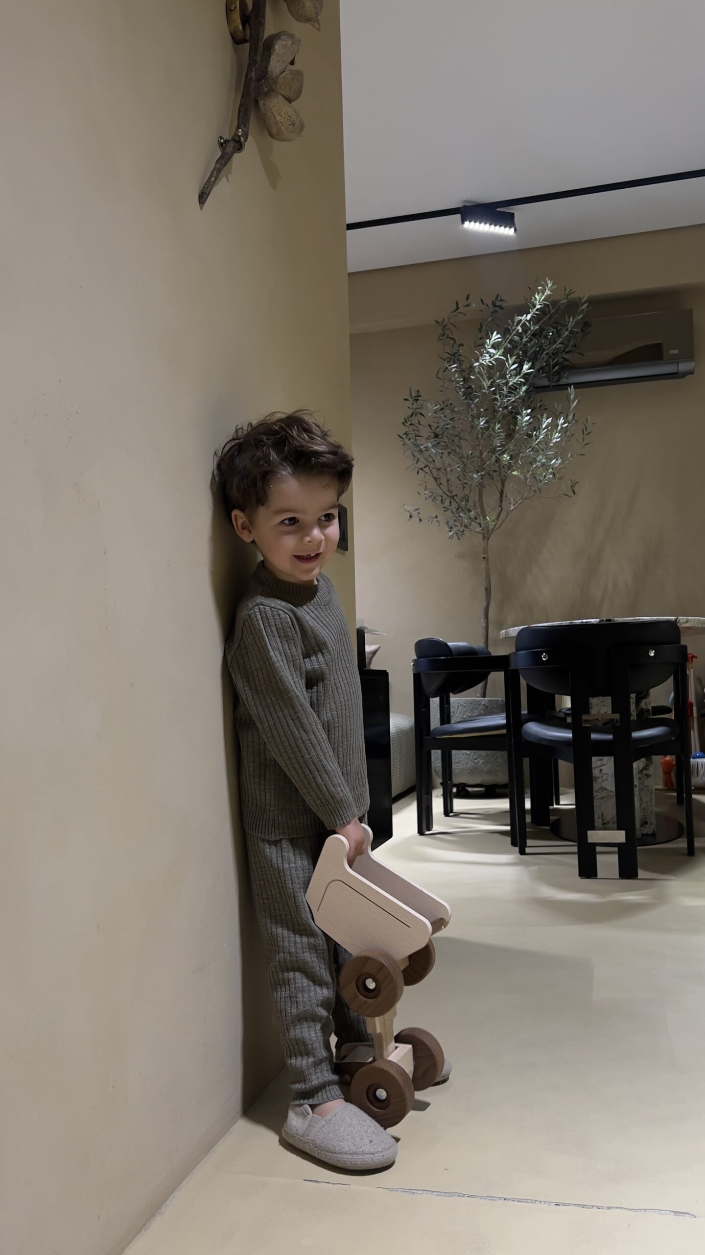 Set 2 piese maleta şi pantalon verde