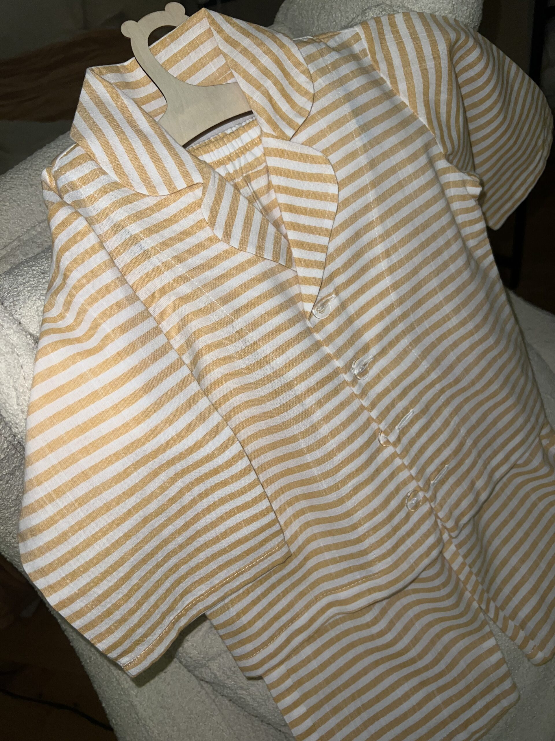 Pijama din bumbac în dungi galbene