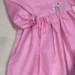 Rochie roz cu broderie manuală cu motiv floral