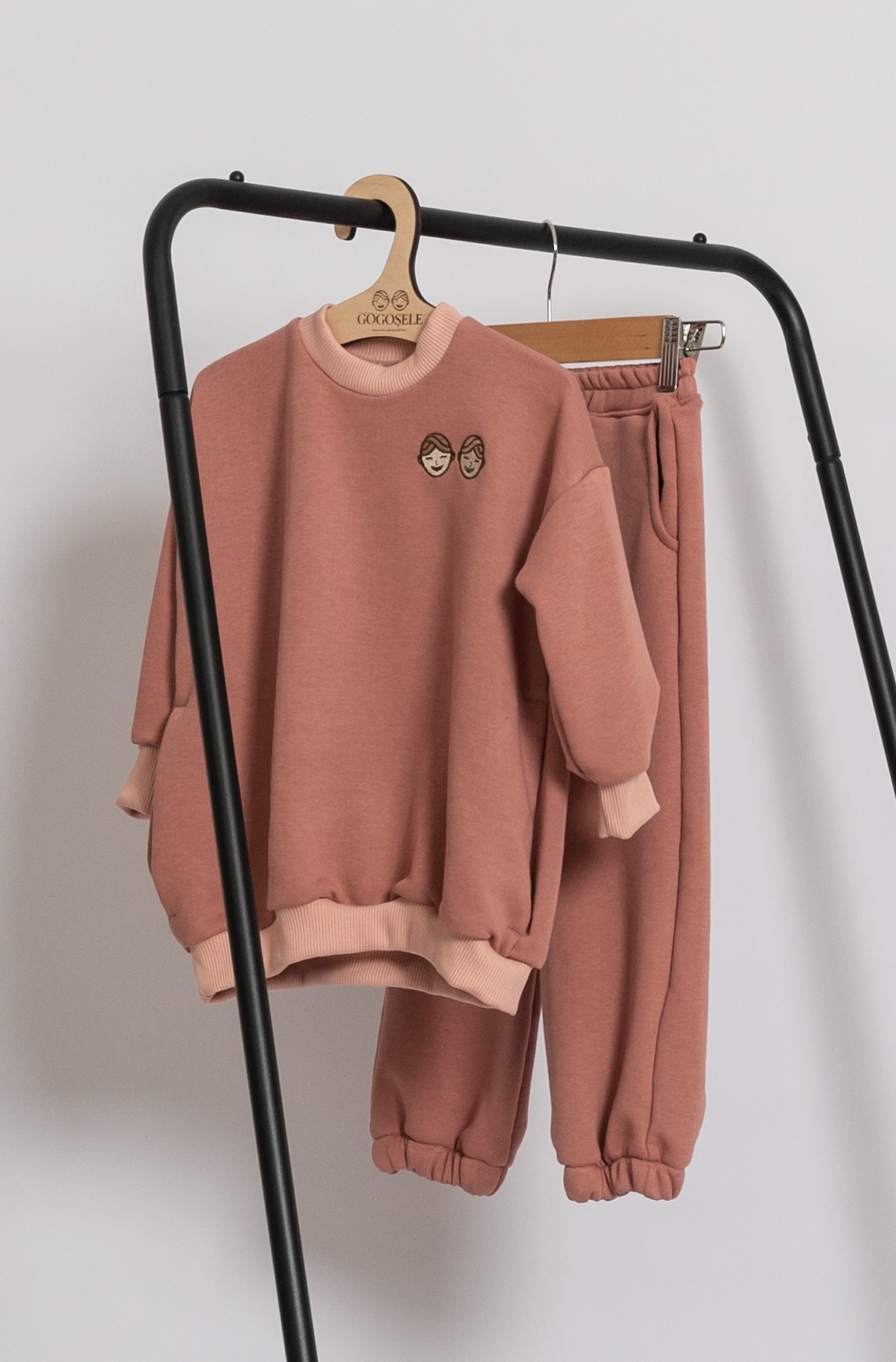 Costum două piese culoare roz