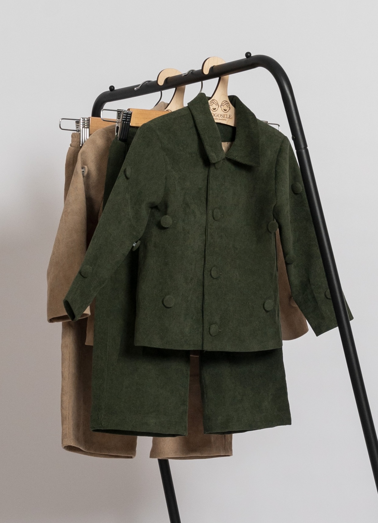 Jacheta şi pantalon verde